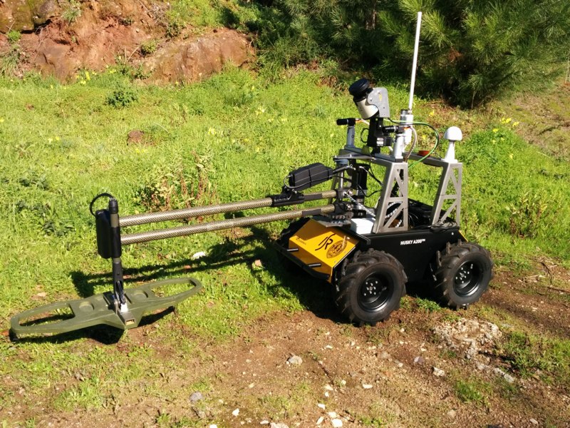 Mobile Robotics for Autonomous Humanitarian Demining
